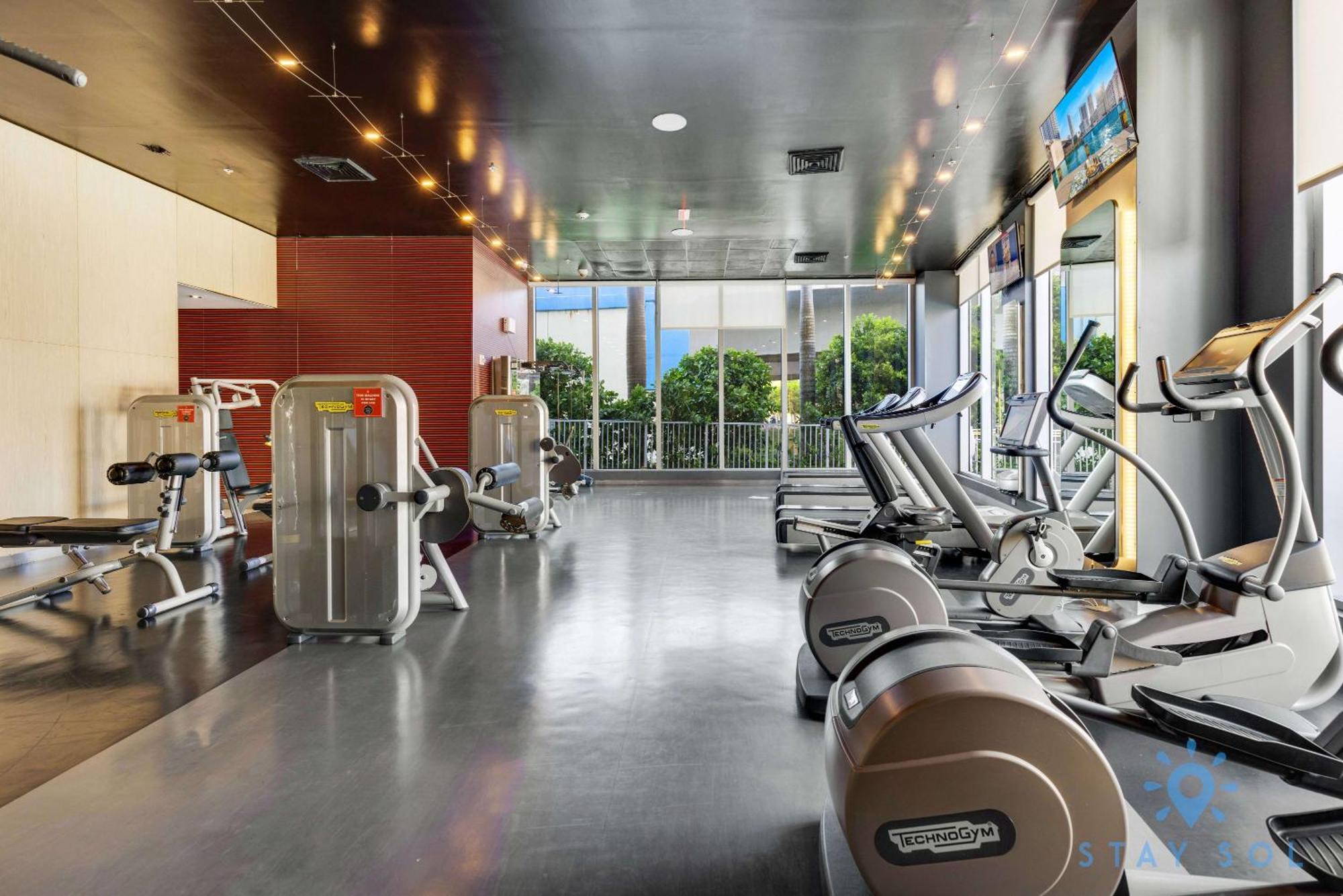 Upper Studio With Balcony,Pool And Gym, Near Beach Hallandale Beach Dış mekan fotoğraf